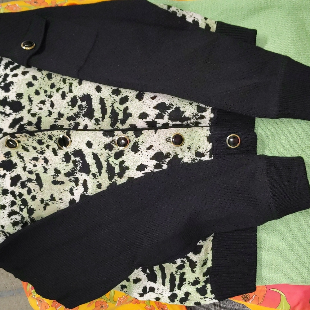 ST. JOHN SKIRT AND JACKET SET